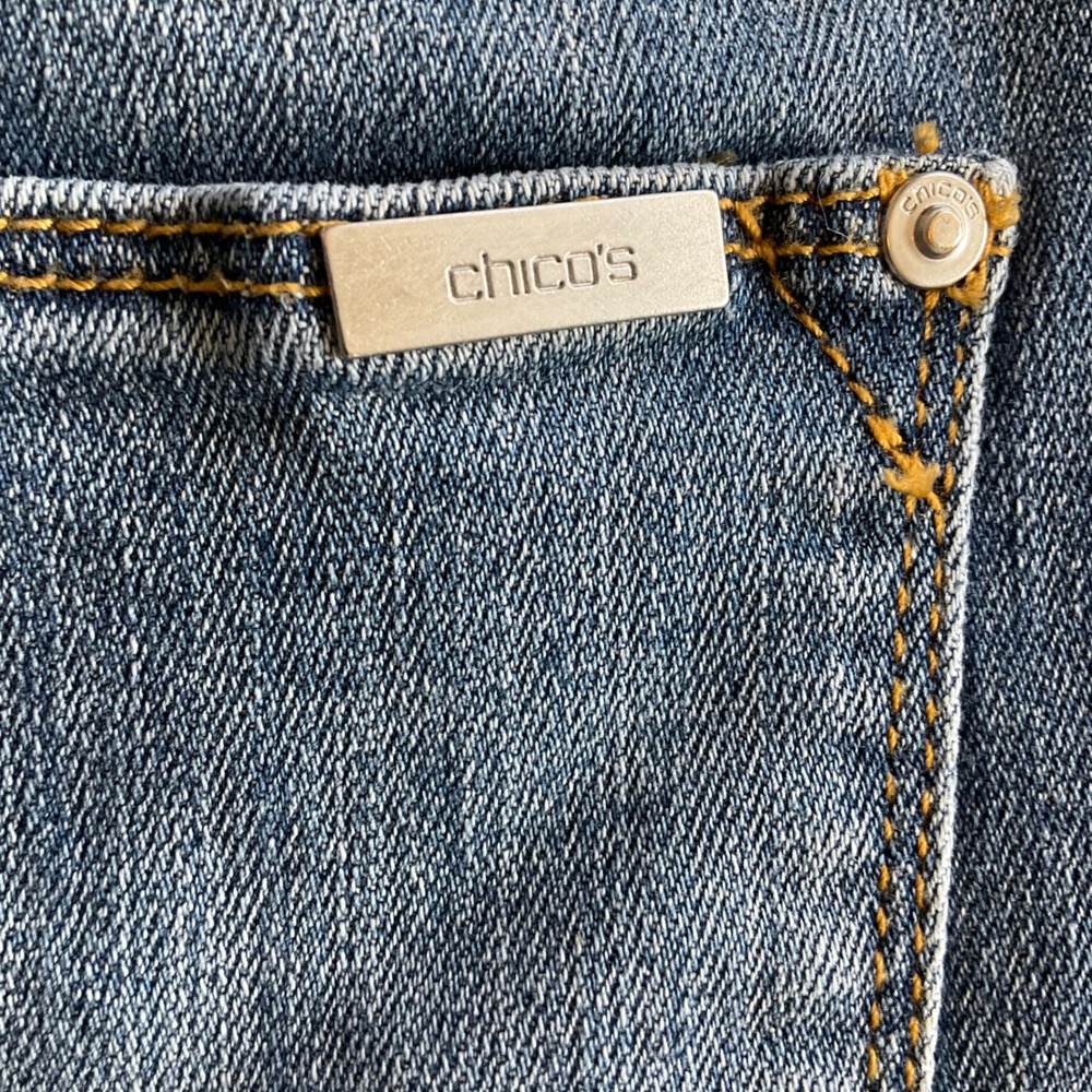 Chico's So Slimming Girlfriend Ankle Jeans Women 1.5 Blue Floral Embroidered - Picture 8 of 9